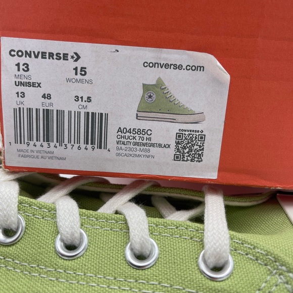 Converse Men’s A04585C CHUCK 70 HI
VITALITY GREEN/EGRET/BLCK High Tops Sneakers - Picture 13 of 16